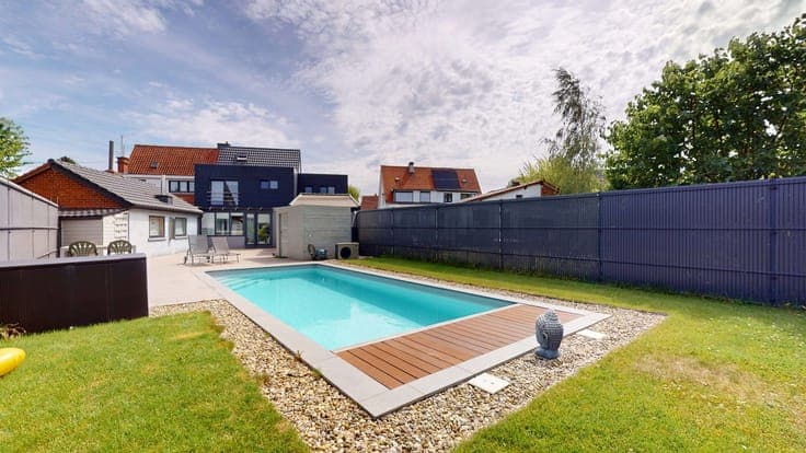 Splendide maison, rénovation luxueuse, cinq chambres, 20 pan