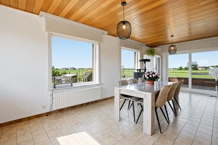 Spacious detached house with open views in a prime location.