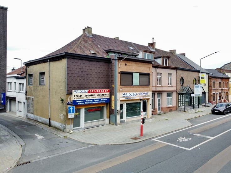 Maison de commerce offrant de nombreuses possibilités