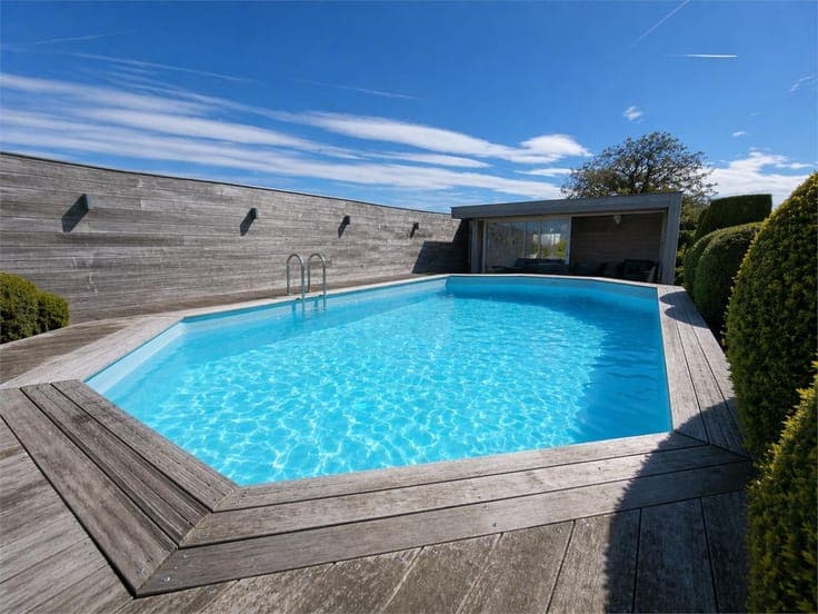 Deze ruime en uitstekend onderhouden villa-bungalow op ee...