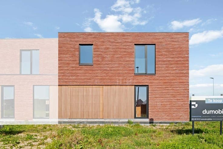 Halfopen moderne woning aan groenzone