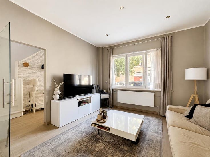 MOVE-IN READY – IMMACULATE 4-BED HOME & GARDEN