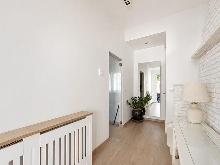 MOVE-IN READY – IMMACULATE 4-BED HOME & GARDEN