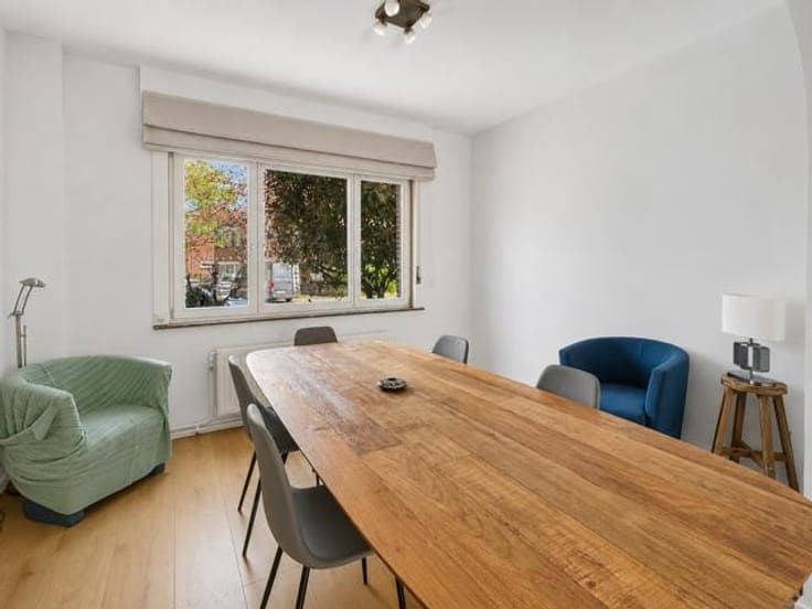Charming & Move-In Ready Family Home with Garden in a Prime