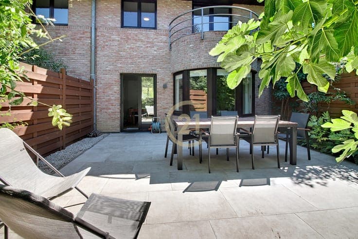 House 5 bedrooms + garden