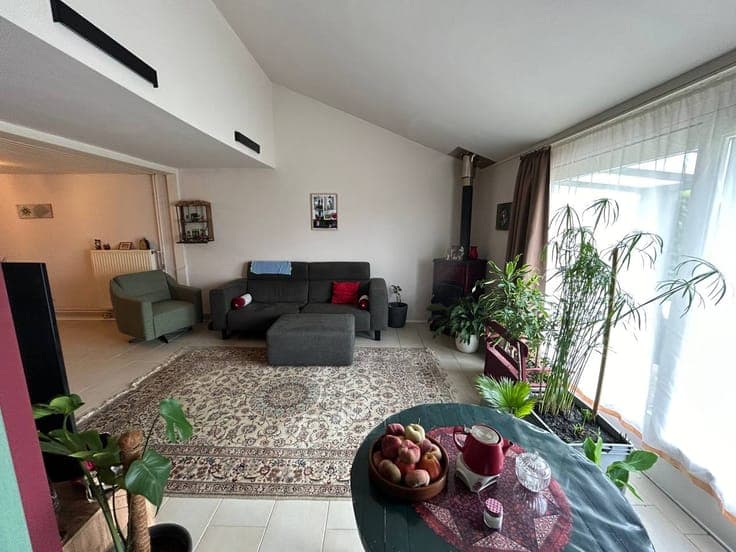 Private Sale: Peaceful Bungalow with View & Wood Stove