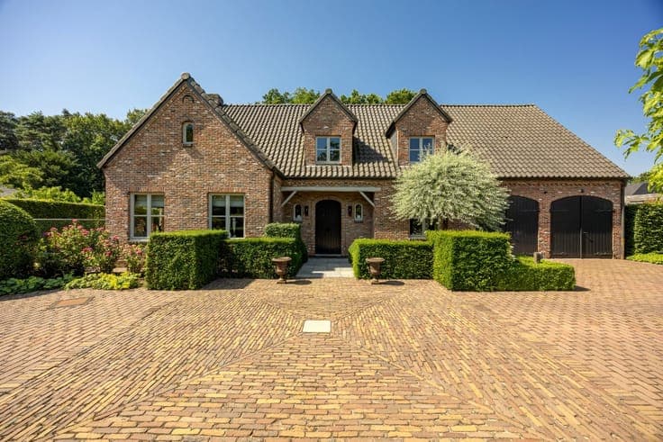 Spacious 4-5 bedroom home in Rijkevorsel