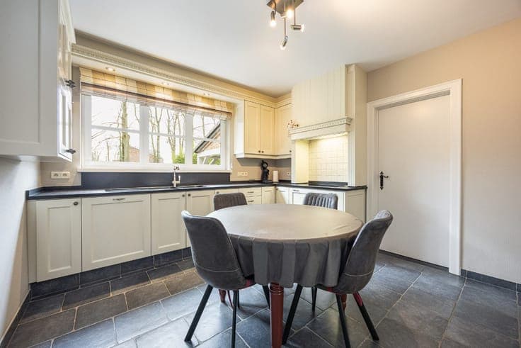 Spacious 4-5 bedroom home in Rijkevorsel