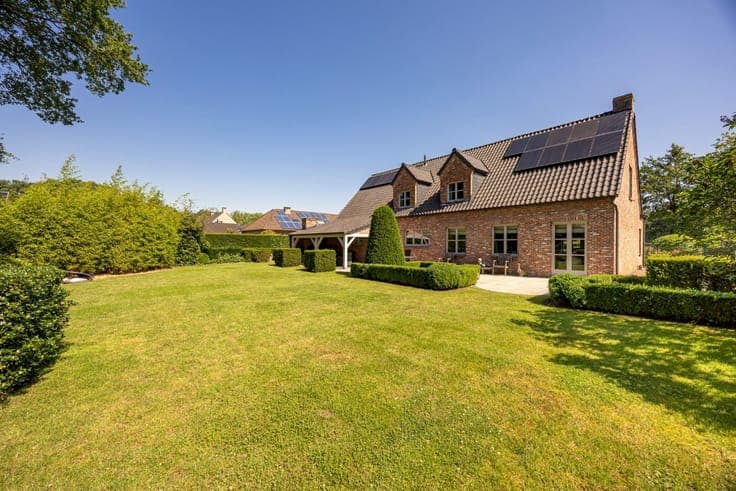 Spacious 4-5 bedroom home in Rijkevorsel