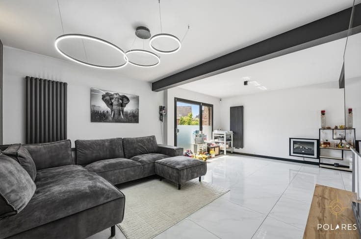 Turnkey, energy-efficient home (EPC B) with garage and gard