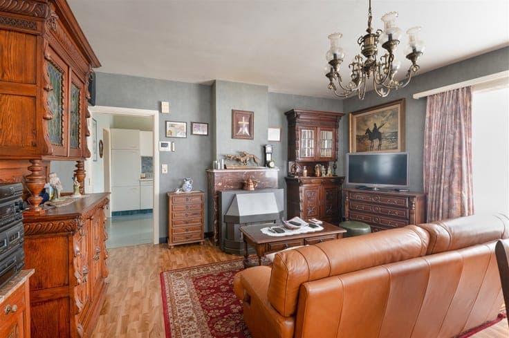Revenue property - with 3 apartments