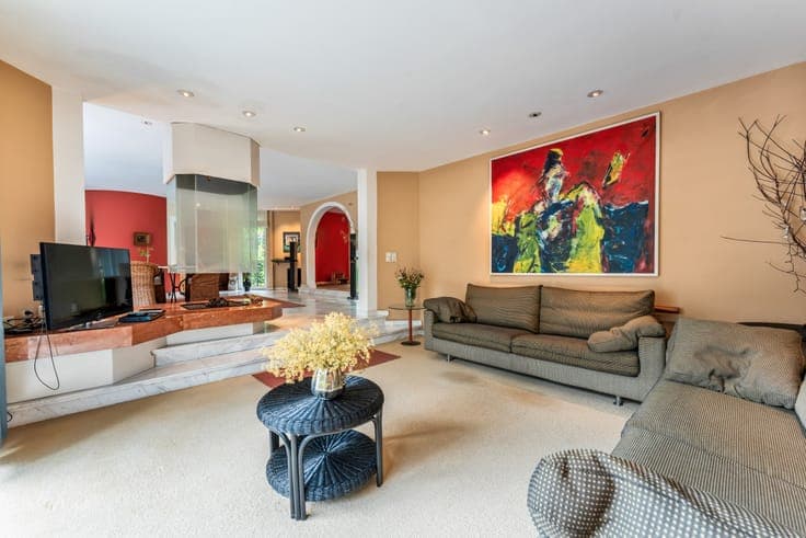 Spacious villa with outdoor swimming pool on 4,561 m² in Pe