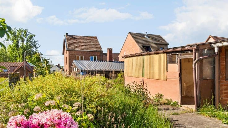 Te renoveren halfopen woning op een prachtig perceel van ...