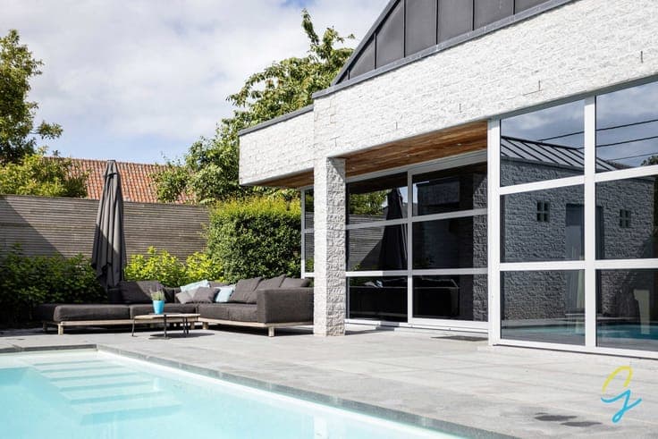 Exclusive detached house