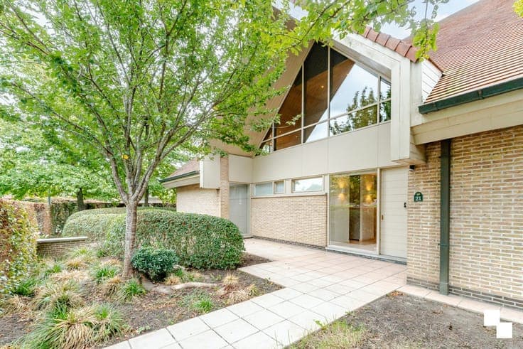 Imposante villa met fantastische tuin en poolhouse - Rumbeke