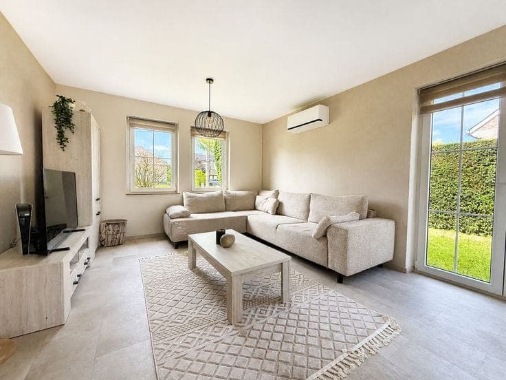 A charming, renovated 4-bedroom house!