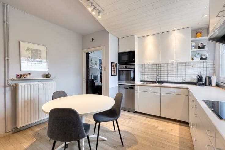 INSTAPKLARE BUNGALOW MET 3 SLPKS, GARAGE & TUIN