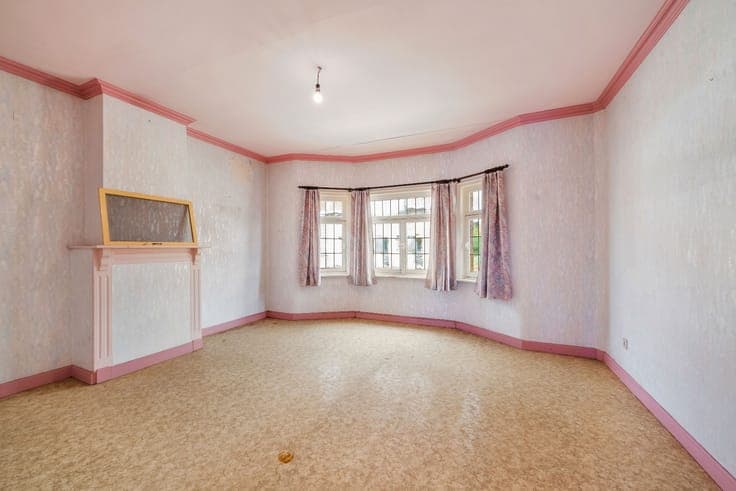 To be renovated 3-bedroom house with GARAGE, GARDEN, and 60