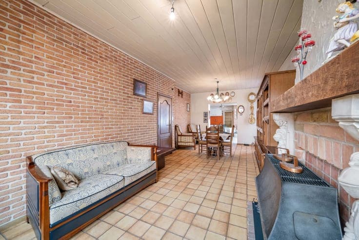 To be renovated 3-bedroom house with GARAGE, GARDEN, and 60