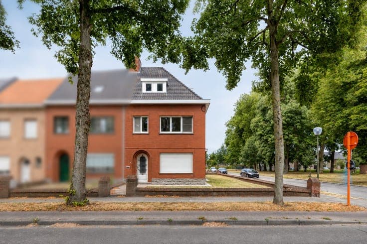 Brugge: Ruime woning met garage