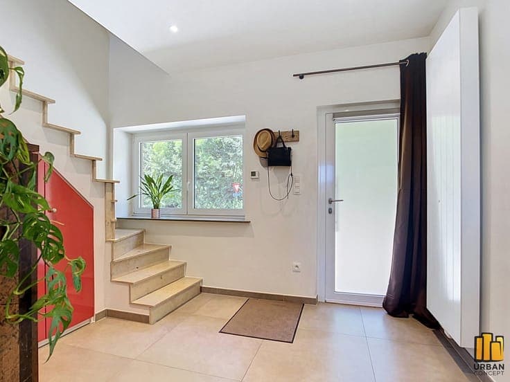3-Bedroom Villa with Garage, Parking and Two-Level Garden