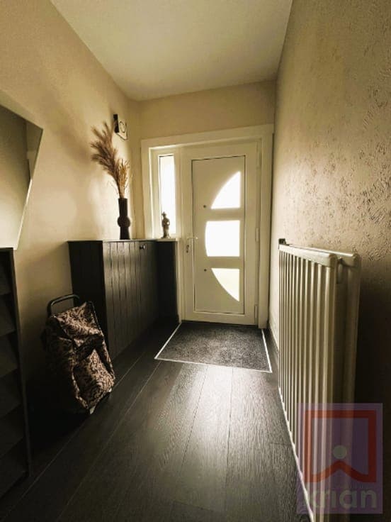 Instapklare gezinswoning met 4 slaapkamers, mooie grote t...