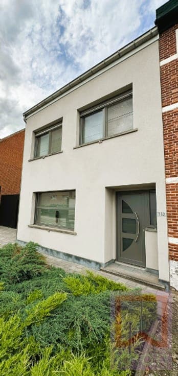 Instapklare gezinswoning met 4 slaapkamers, mooie grote t...
