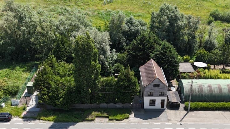 Prachtig gelegen alleenstaande woning op een groot percee...