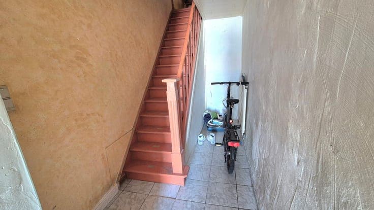 Alleenstaande op te frissen woning op een groot perceel g...