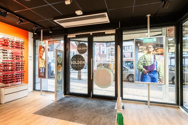 Uitzonderlijke woning met verhuurd handelspand in hartje ...