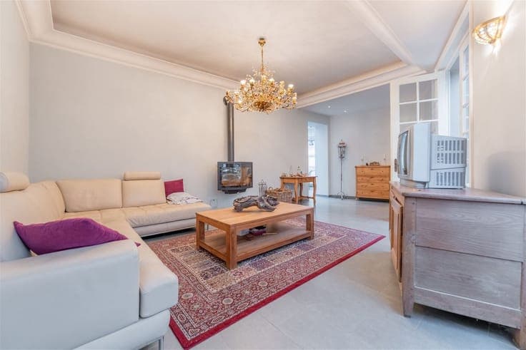 Propriété de caractère de 464 m² avec habitation et espace p