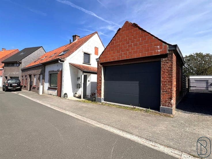 TOFFE DEGELIJKE DEELS GERENOVEERDE WOONST MET TUIN & GARAGE!