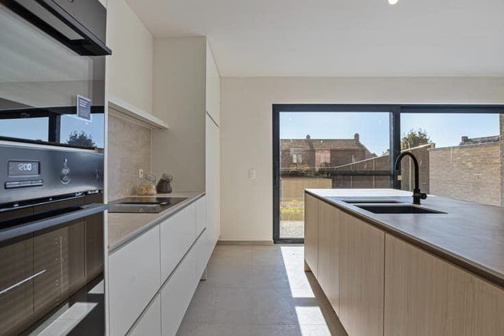 Kleinschalig nieuwbouwproject bestaande uit 2 tijdloze en...