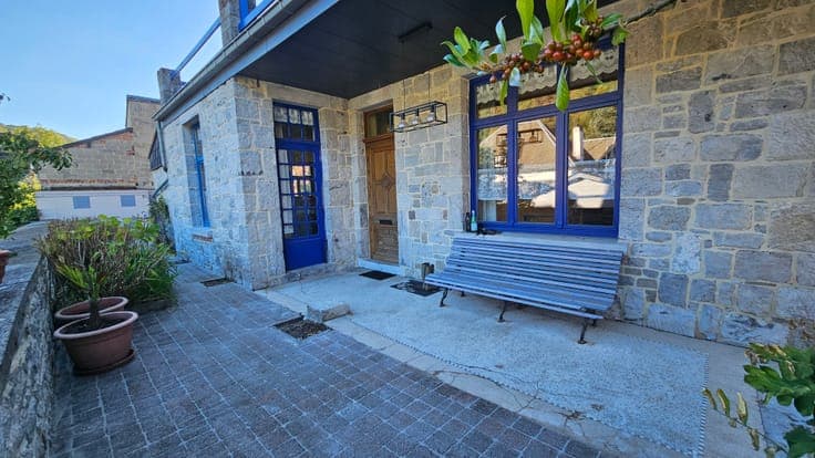 2-bed house on 285m² land, 4 facades in Waulsort