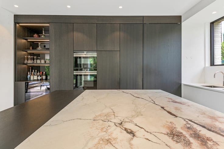 High-end architectural villa in a quiet cul-de-sac