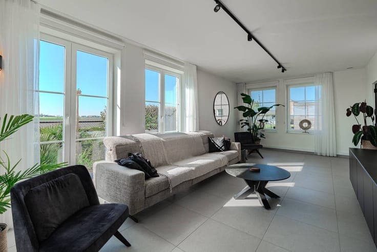 Beautiful 3 bedroom home with unique open views!