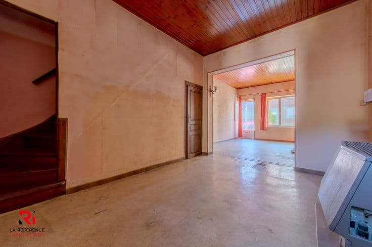 🏡 FOR SALE – 2-Bedroom House with Garden