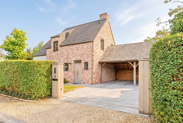 Stylish parsonage in a quiet location
