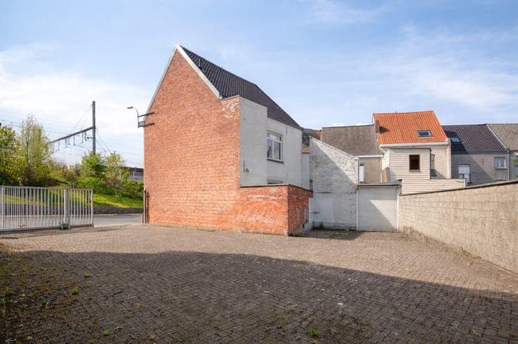 Ruime woning met grond nabij centrum Zottegem