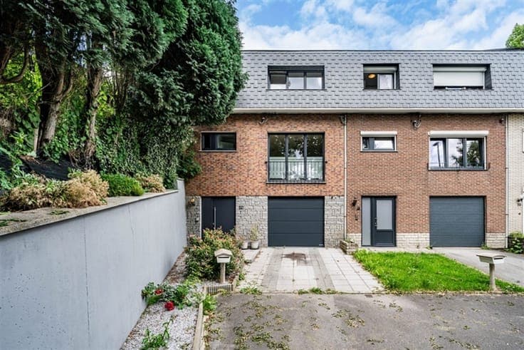 Terraced House