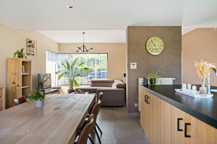 Instapklare, gerenoveerde woning met garage op toplocatie...