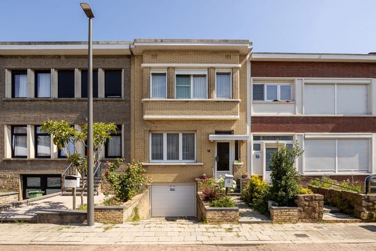 Spacious family home with 3 bedrooms and a large garden