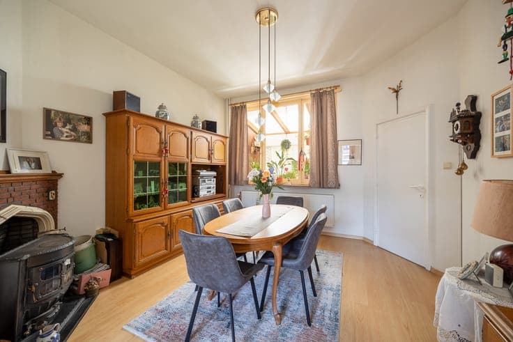 Spacious family home with 3 bedrooms and a large garden