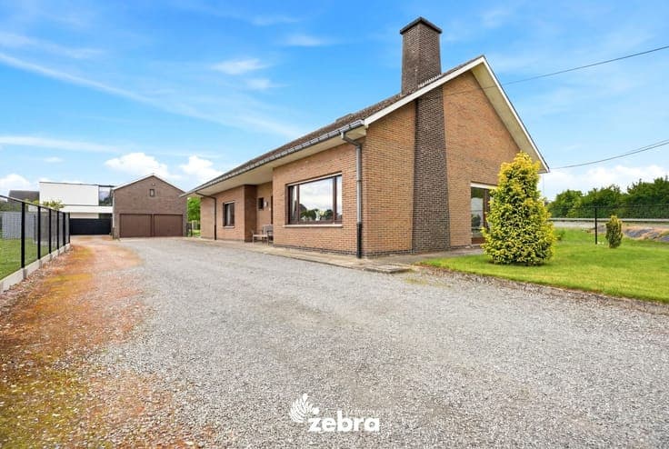 Ruime open bebouwing met 4 slaapkamers te Nukerke (Maarke...