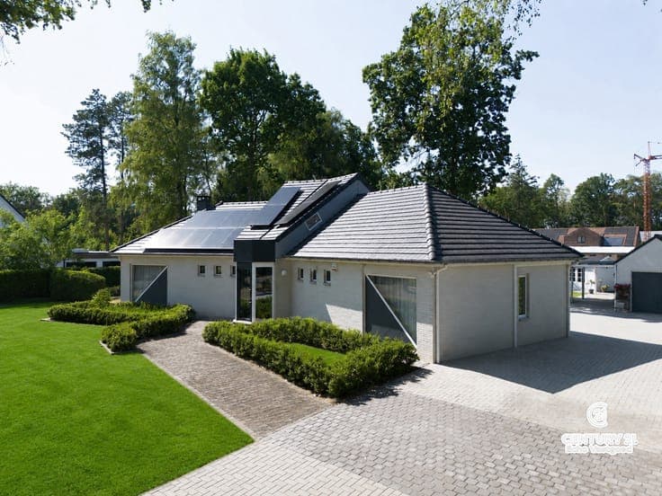 Well-maintained,energy-efficient villa with beautiful garden