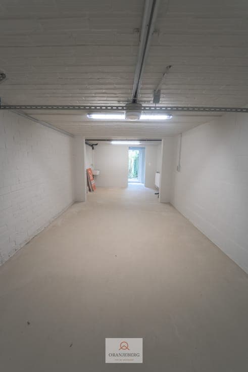 Uitmuntend gelegen gerenoveerde woning !