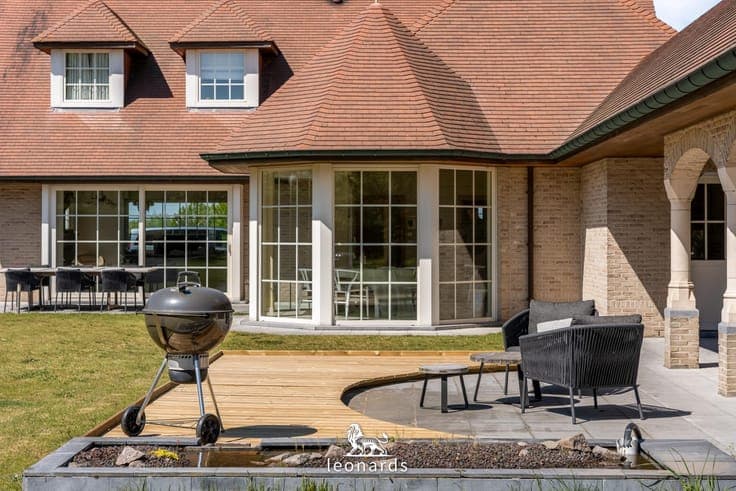 Spacious luxury villa on 3,001 m² in a rural setting