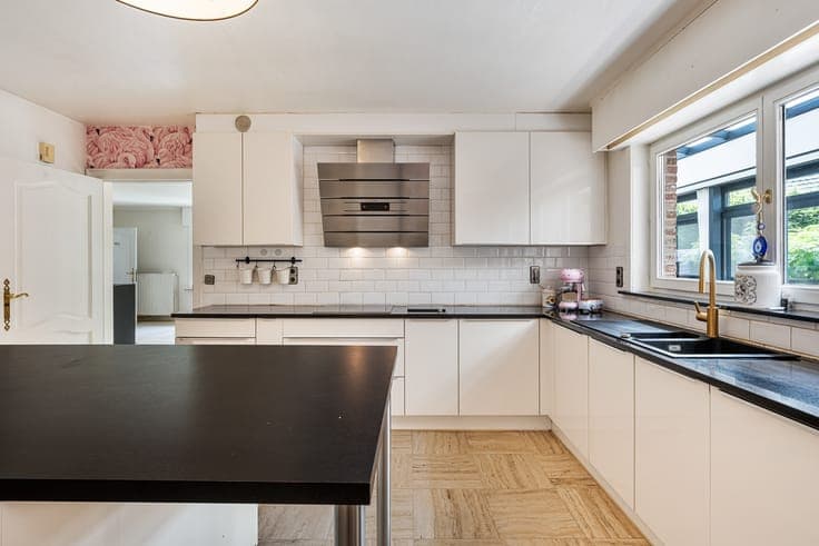 Ruime instapklare gezinswoning met 4 slaapkamers, dubbele...