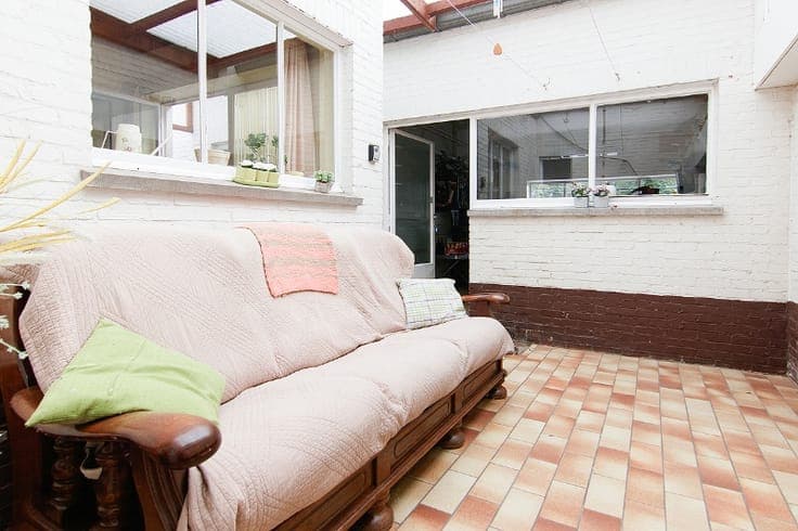 TE RENOVEREN WONING OP RUIM PERCEEL VAN BIJNA 12 ARE HALF...