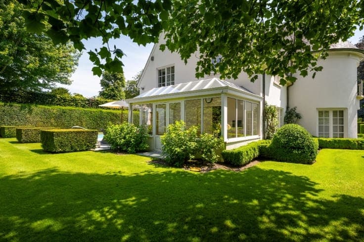 Exclusieve villa in het Leiepark met zicht op de Leie en ...